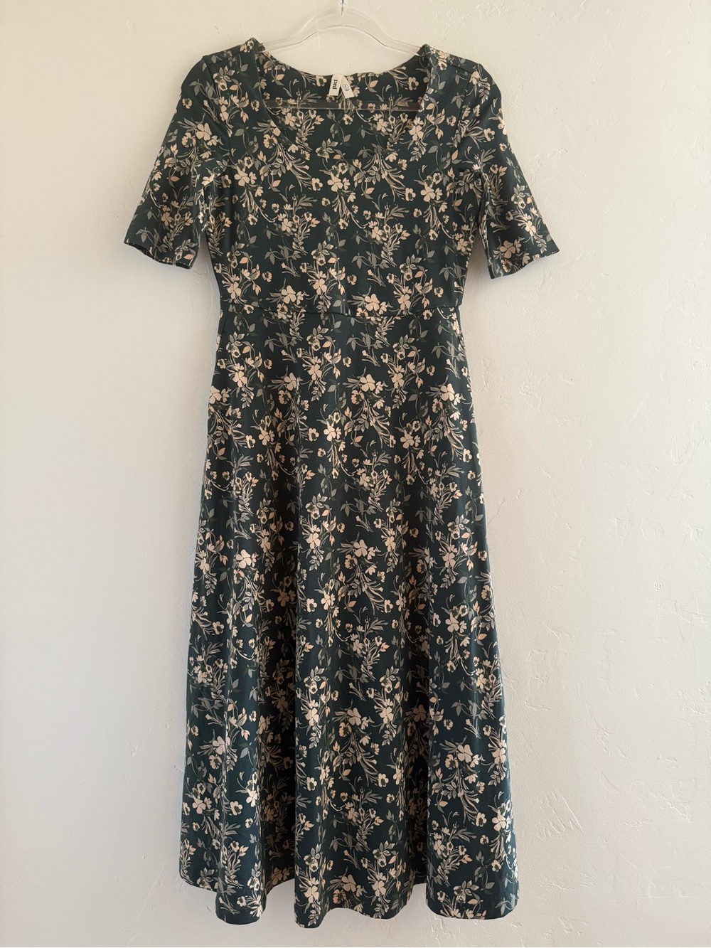 Pact Women's Fit & Flare Signature Scoop Dress Small Midnight Garden